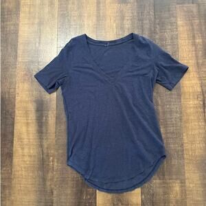 Lululmon Navy Blue V-Neck T-Shirt Size 6